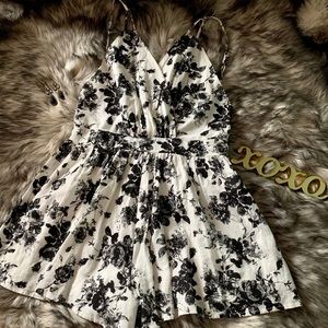 Audrey 3+1 Floral Black & White Romper